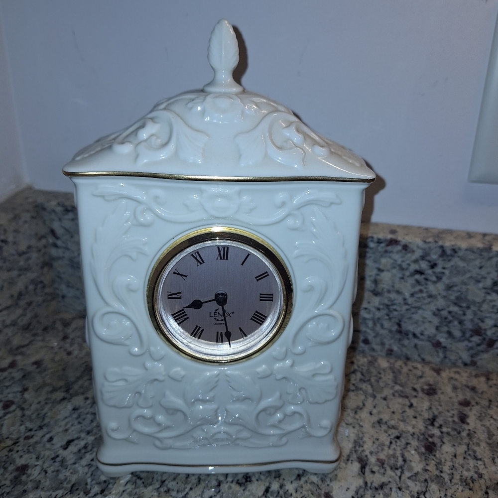 Vintage Lenox Clock~Scroll Embossed Porcelain~Georgian Collection~Quartz~9 Inch